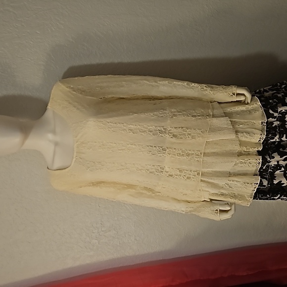 INDIGO SOUL Cream Lace Layered Ruffle Long Sleeve Boho Tunic - Picture 3 of 10